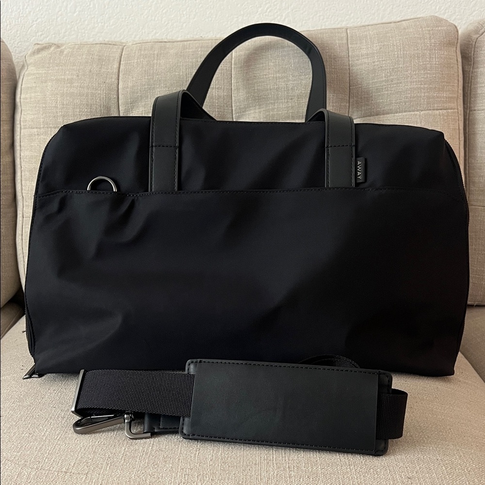 Away Everywhere Bag in Jet Black